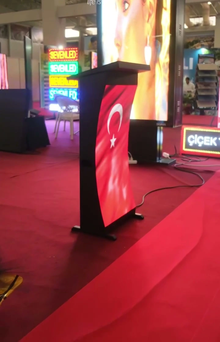 2. Şanlıurfa İnşaat Yapı – Dekorasyon Fuarı: Dikey LED uygulaması